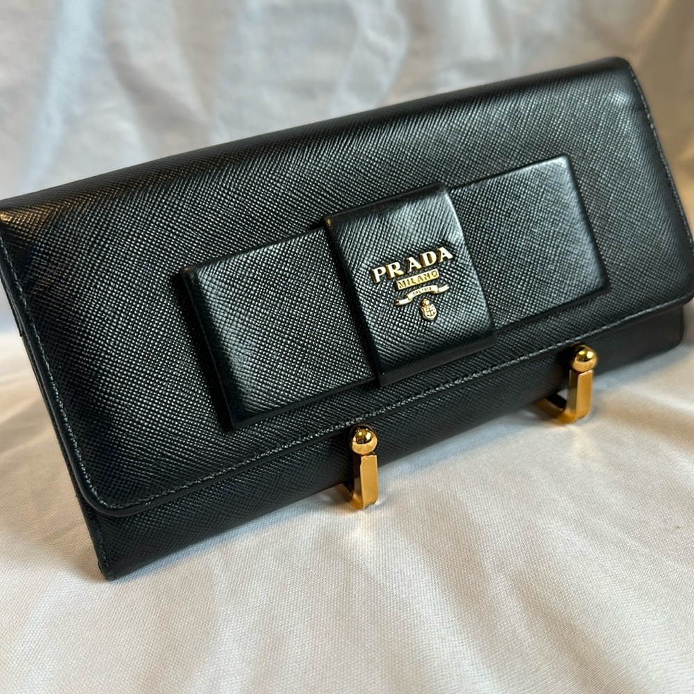 EUC Prada ribbon long saffiano black continental bow:Can use chain for crossbody